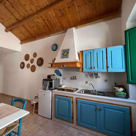 Casetta Storica Sotto Torre Holiday home *