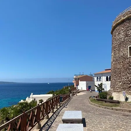 Holiday home Casetta Storica Sotto Torre Calasetta