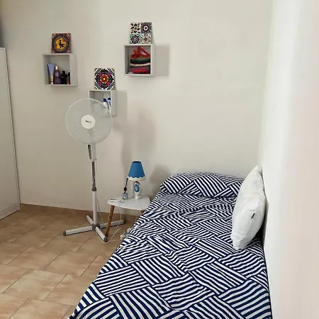 Casetta Storica Sotto Torre Holiday home *